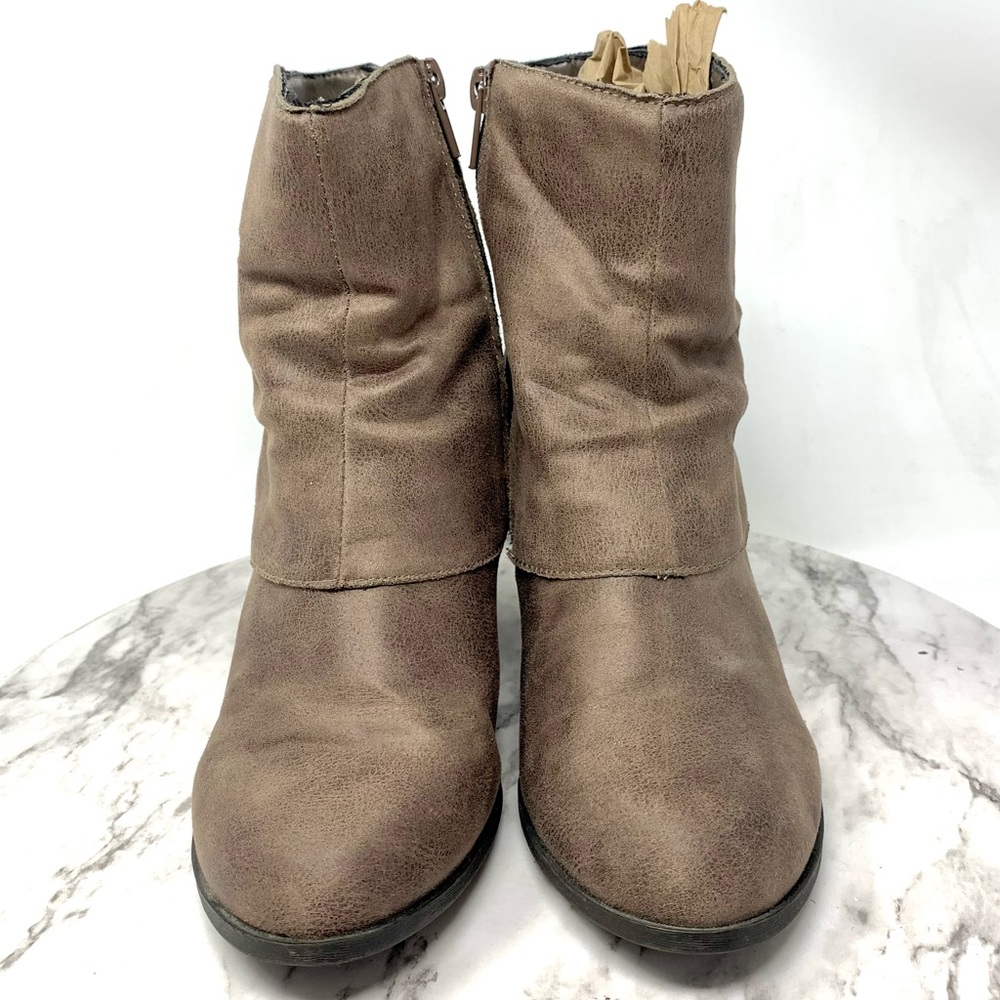 Fergalicious Trina Corset Lace Spat Heeled Booties 7.5 Bohemian Western Neutral - Picture 4 of 16